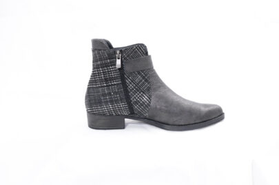 קייסי מגפון עור