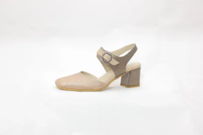 זנדנה נעל עקב