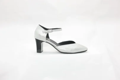 ליקה נעל שפיץ