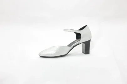 ליקה נעל שפיץ